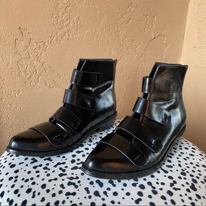 TBA •NWOT • pointed black helena ankle boots •